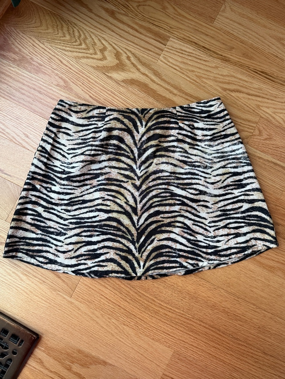 Motel Tiger Print Mini Skirt Animal Print Y2K Low Rise Brown Black Size M